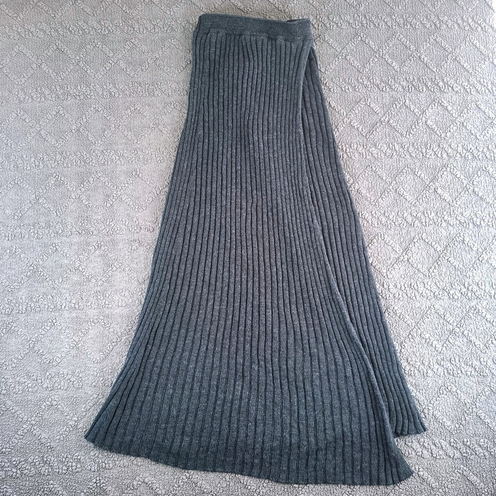 Free People Size Small Charcoal Gray Ribbed Knit Maxi Skirt Side Slit